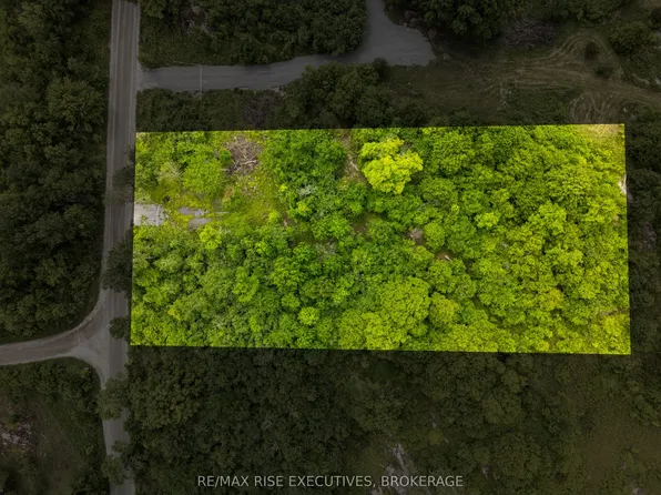 85 White Lake Rd S, Central Frontenac, ON K0H 1T0