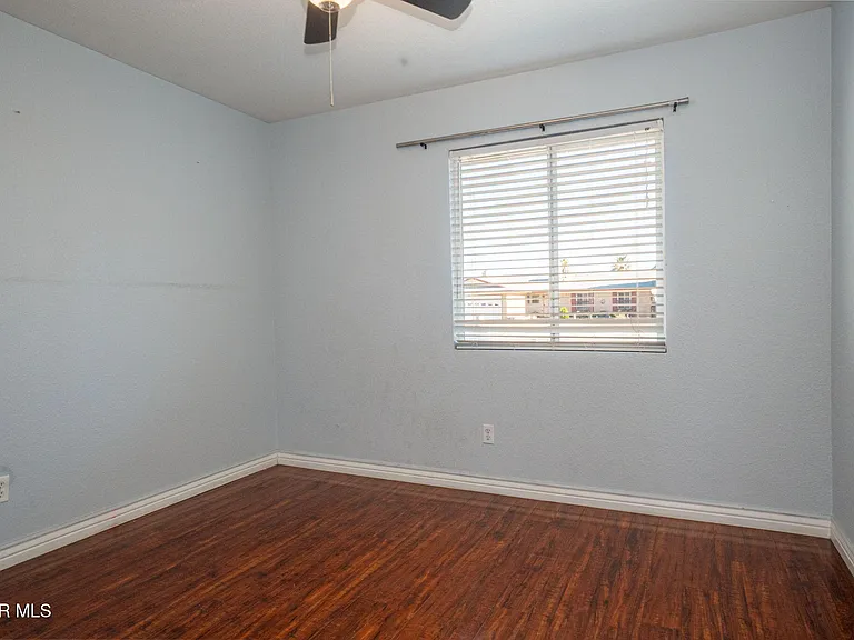 10805 Hitchcock Ave — Photo 13
