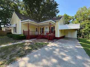 106 E Clark Ave, Effingham, IL 62401