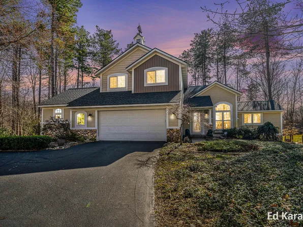 6130 Kings Way, Saugatuck, MI 49453