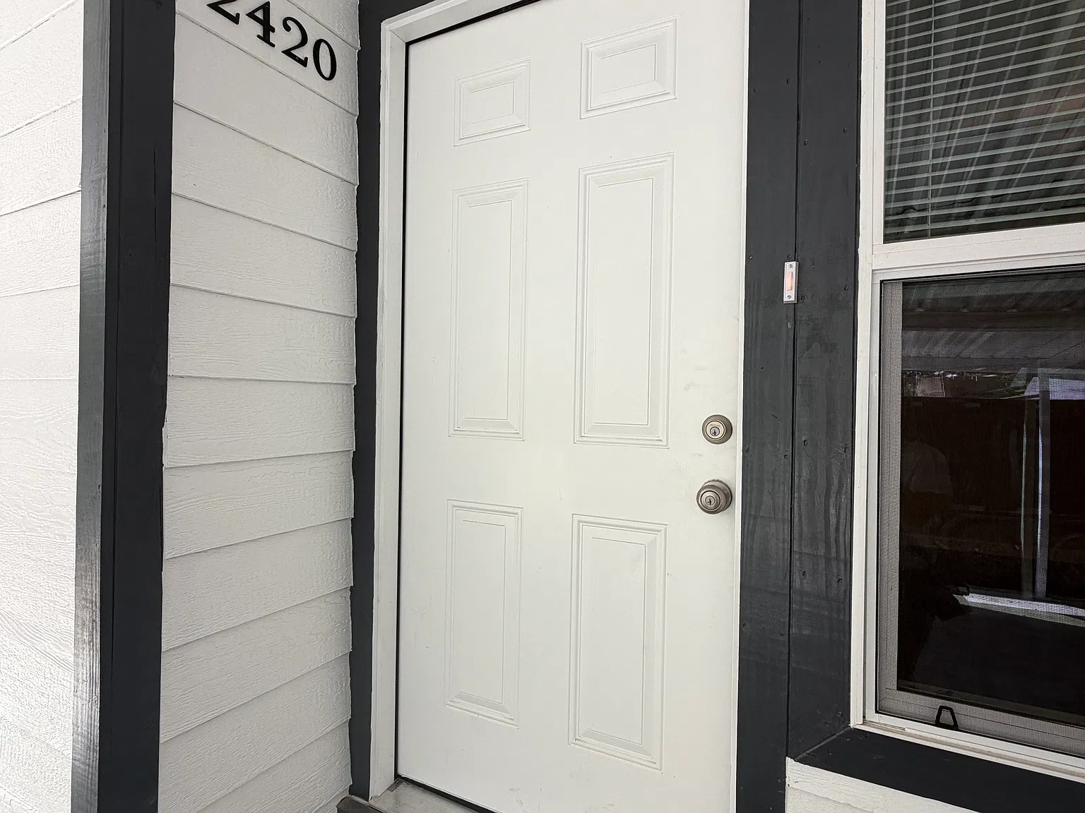 2420 Stuart Dr — Photo 2