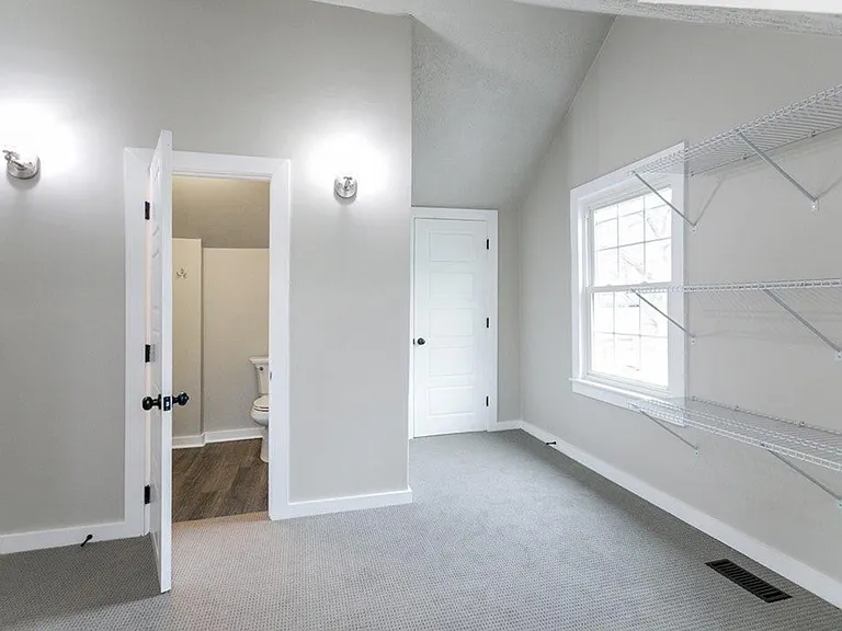 369 Preston Ave — Photo 14