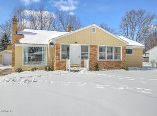 7687 Hazel Dr, Jenison, MI 49428