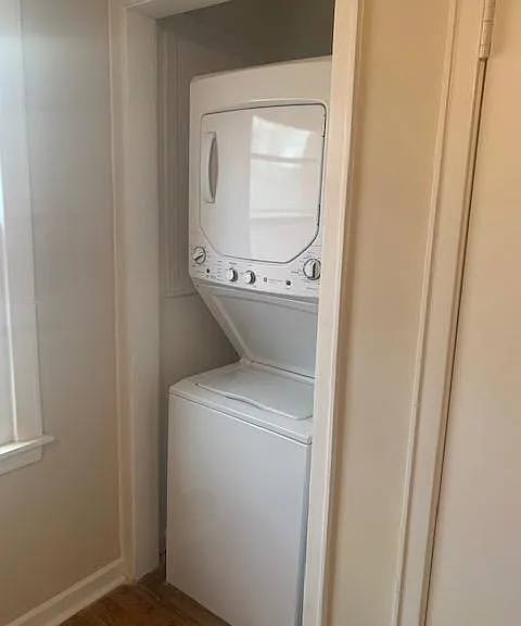 Washer and dryer in 2nd bedroom