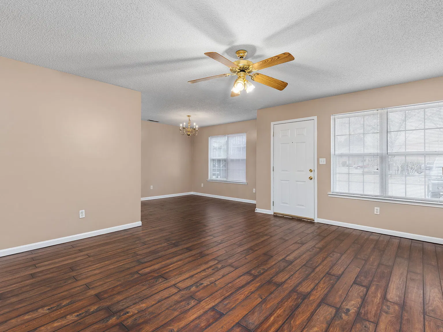 Oak Parc Apartments — Photo 4