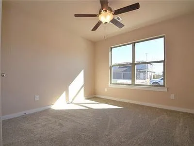 513 Vee St — Photo 17
