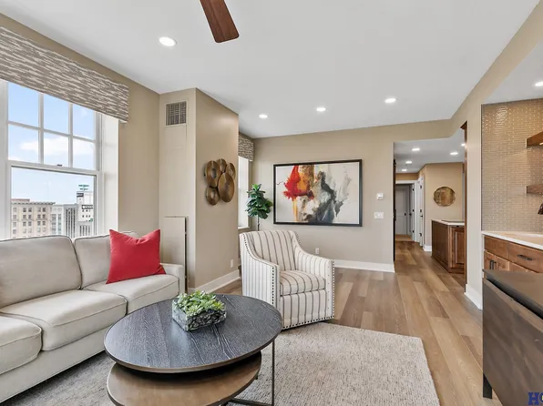 139 N 11th St APT 1102, Lincoln, NE 68508