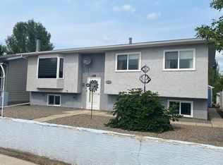 106 S Winkler Dr, Hanna, AB T0J 1P0