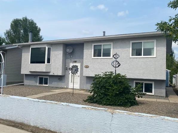 106 S Winkler Dr, Hanna, AB T0J 1P0