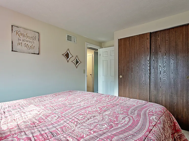 464 Vancover Ct — Photo 11