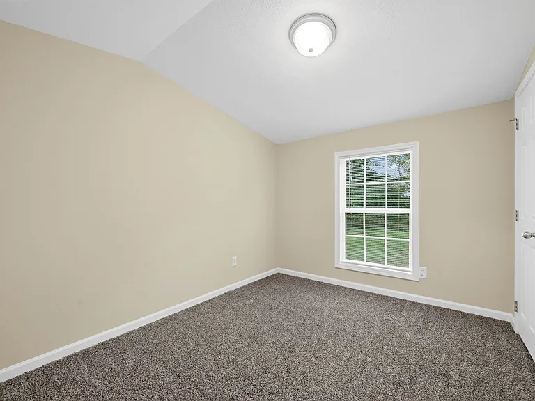 315 Jennifer St — Photo 8