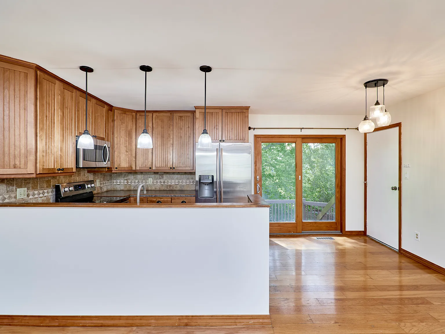 3 bed, 1.5 bath, 1804 sqft, $1,700 — Photo 3
