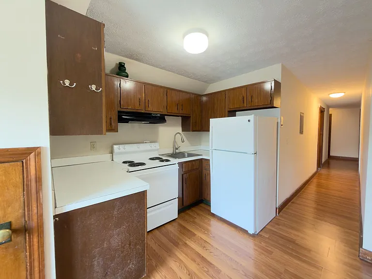 140 Cottage St — Photo 15