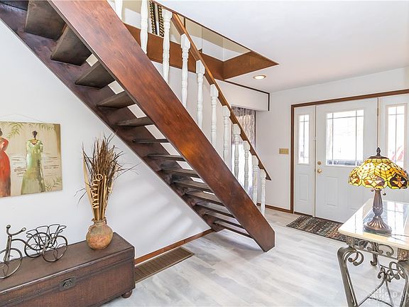 3rd image of 3544 N Creek Dr