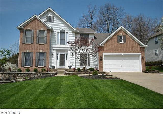 1st image of 145 Seiberling Dr