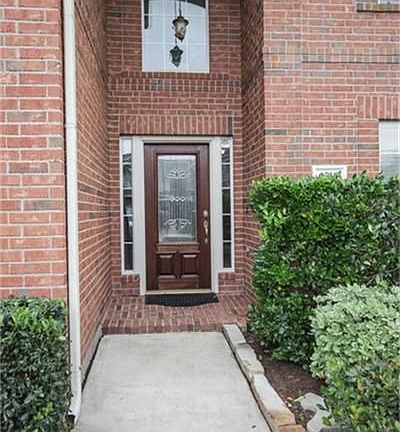 BE IMPRESSED THE MOMENT YOU ENTER!