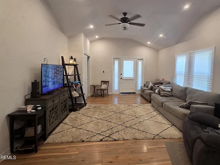 150 Belmar Blvd — Photo 4