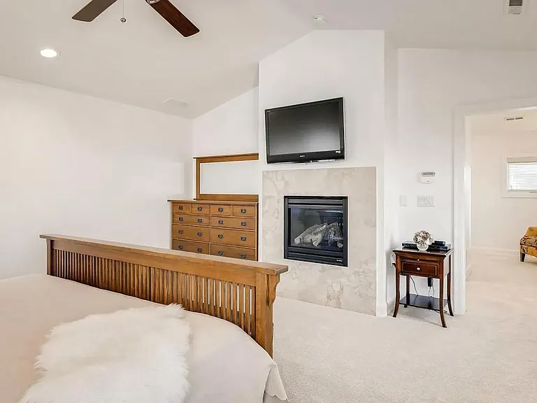 436 Jackson St — Photo 24
