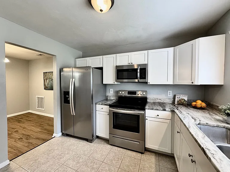 1423 Goldfinch Ln — Photo 14