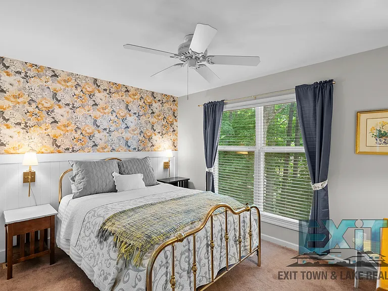 255 Sandy Ln — Photo 31
