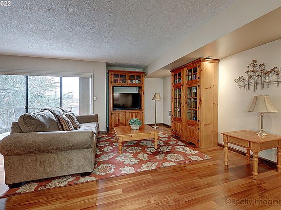 5th image of 2021 SW Main St Unit 63