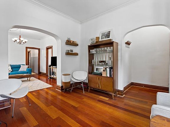 4th image of 3020 N Francisco Ave