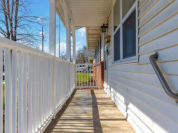5th image of 1023 Harwood St