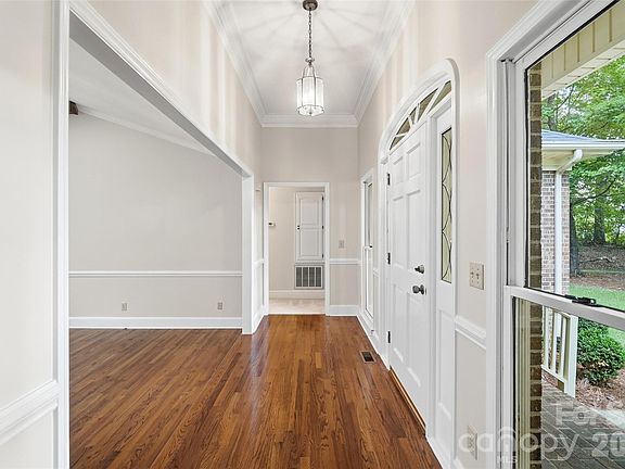 5th image of 17047 Pond Rd