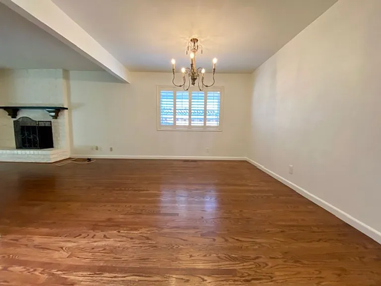 363 Helen Way — Photo 9