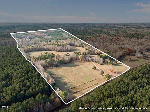 3rd image of 868 Julie McKnight Rd