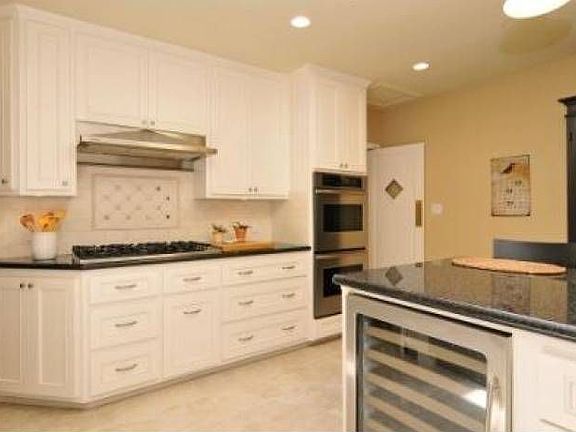 4th image of 2616 Easton Dr