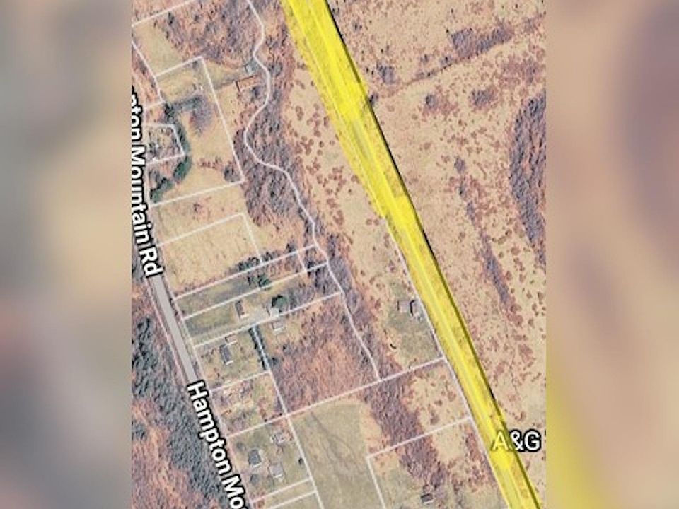 1st image of 676 Hampton Mountain Rd