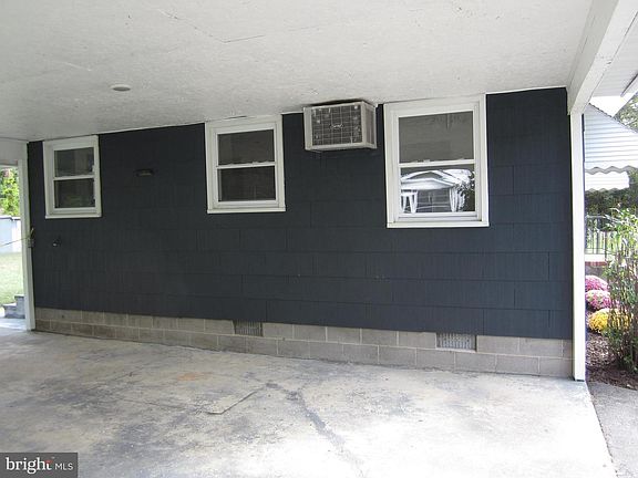 3rd image of 26606 Idlewild Rd