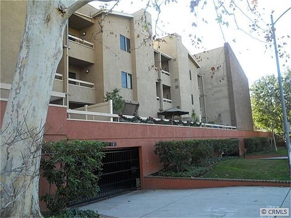 2nd image of 424 Oak St Unit 333
