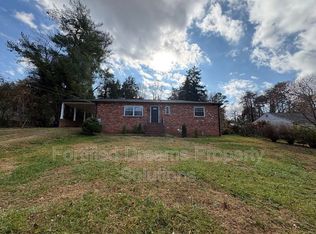 4738 Eastwin Dr, Winston Salem, NC 27104