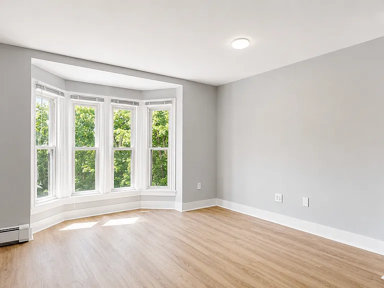832 Washington St #4 — Photo 3