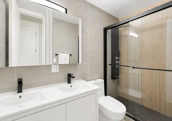 Bathroom, photo 1