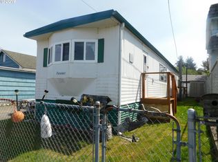 780 Broadway Ave, Winchester Bay, OR 97467