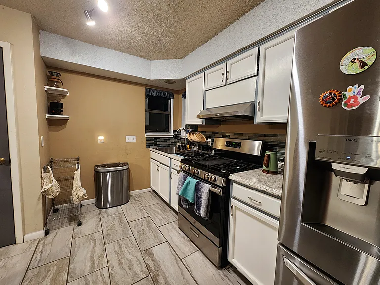 6121 Duchess Dr — Photo 5