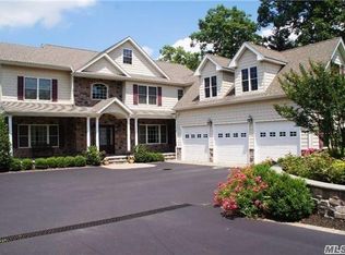 12 Links Rd, Smithtown, NY 11787