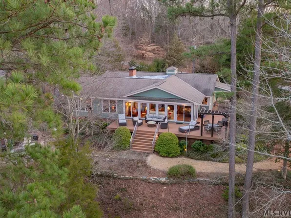 286 Alcove Dr, Boydton, VA 23917