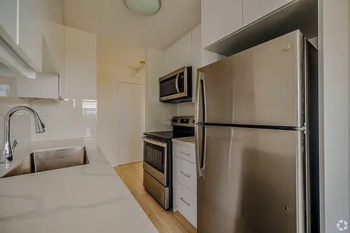 Floor plan 3 BR - 1 BA - Stratford - $1,999 /mo
