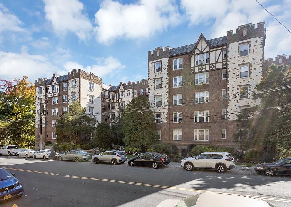 1st image of 1468 Midland Avenue #3H