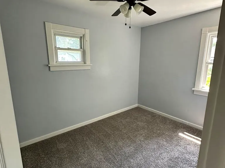 11913 Erwin Ave — Photo 10