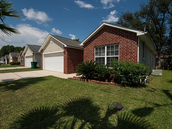 3rd image of 913 Lauderhill Ln