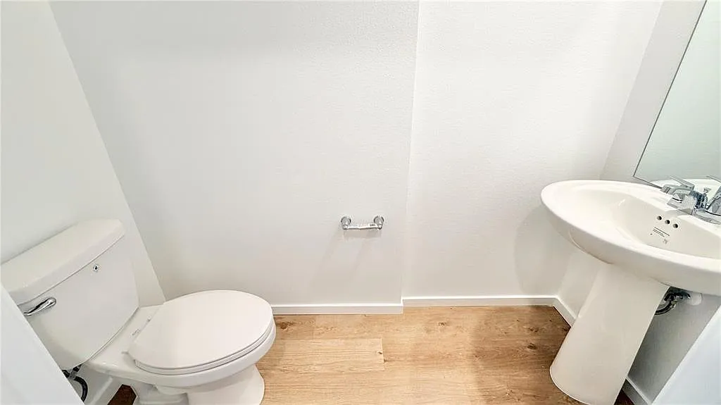 3 bed, 2.5 bath, 1386 sqft, $1,880 — Photo 3