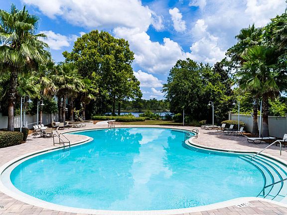 3rd image of 28 Grande Pointe Cir
