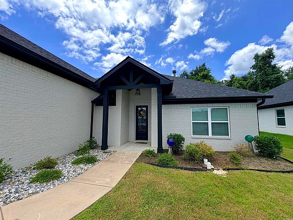 2nd image of 4025 Elizabeth Ct