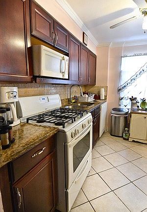3rd image of 10126 S Luella Ave