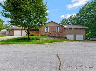 3989 W Woodshill Ct, Springfield, MO 65802